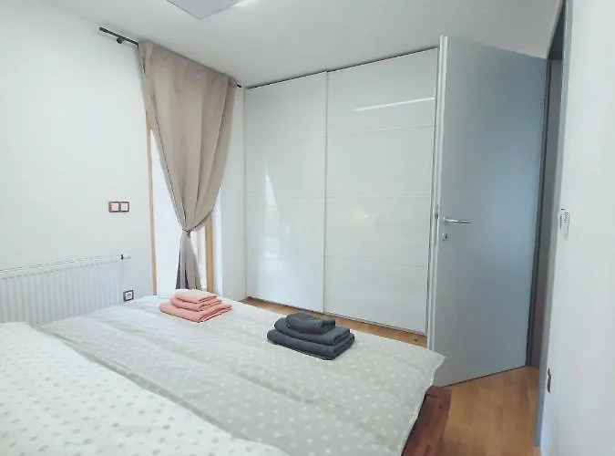 Apartma M&j דירה